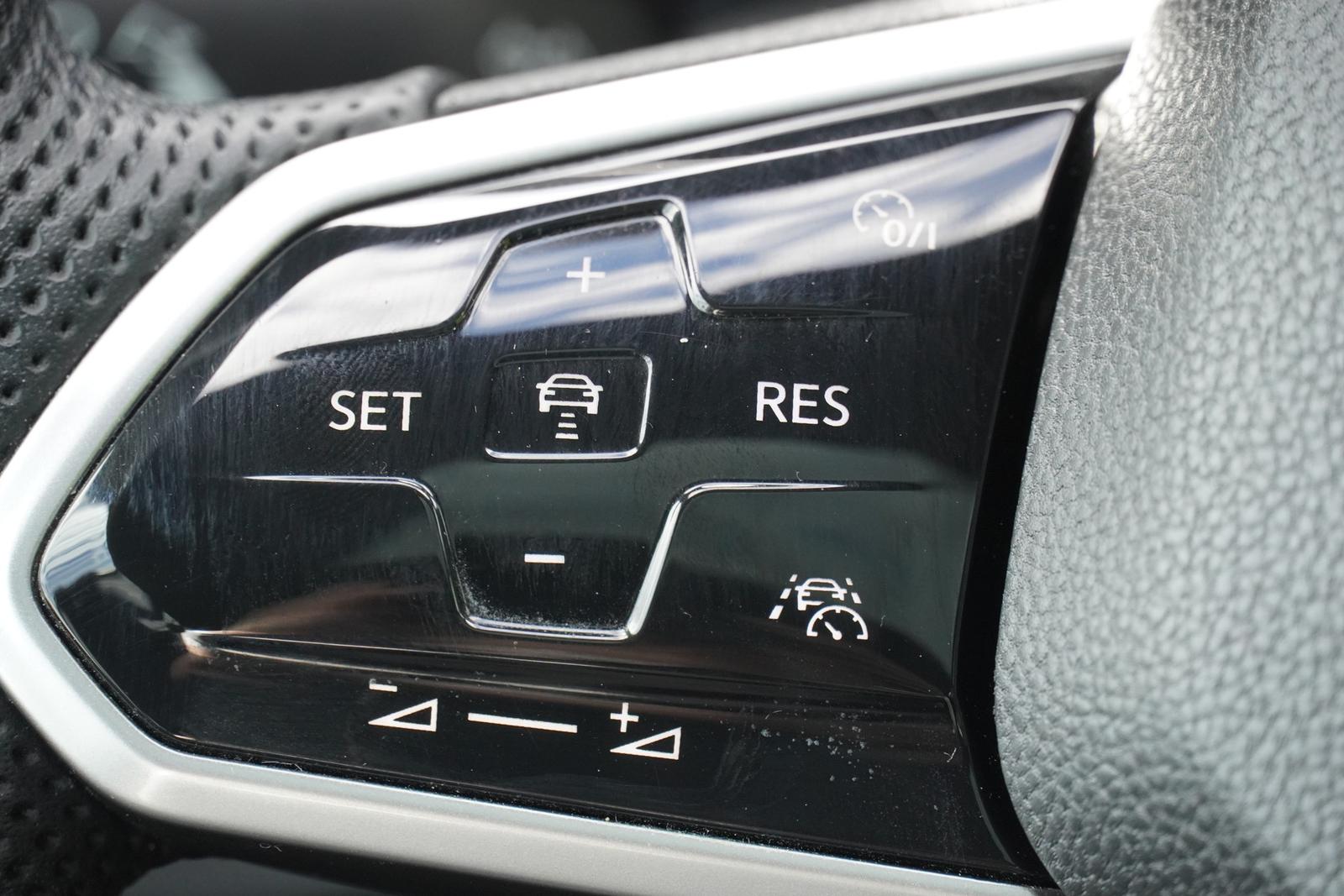 Volkswagen Golf VIII 1.5 TSI R-Line LED Navi ACC Spurhalte, миниатюра 19