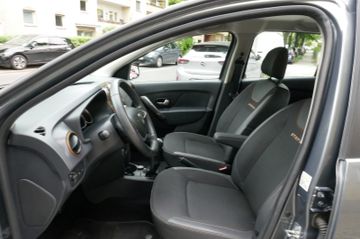 Fahrzeugabbildung Dacia Sandero II Stepway Celebration
