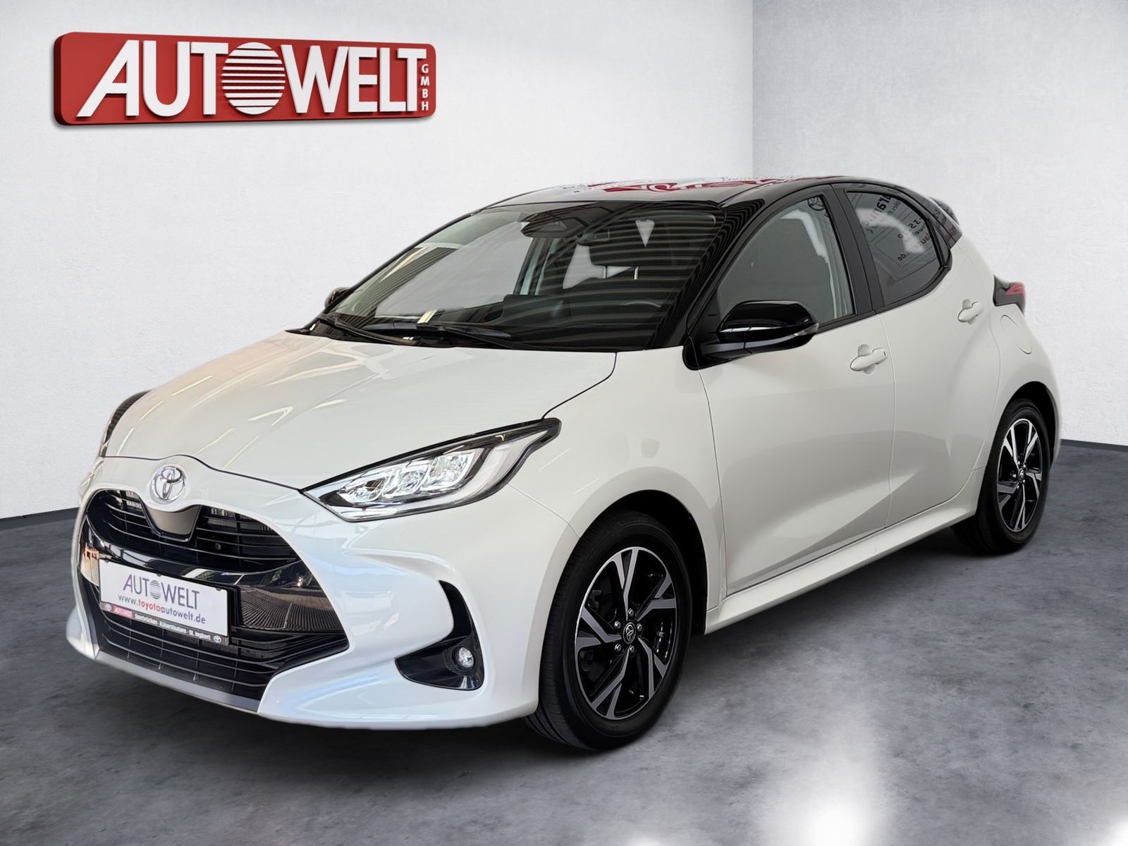 Fahrzeugabbildung Toyota Yaris & 1.5 Black & White Black&White Kam,Sitzhz