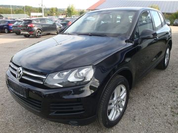 Volkswagen Touareg - 1