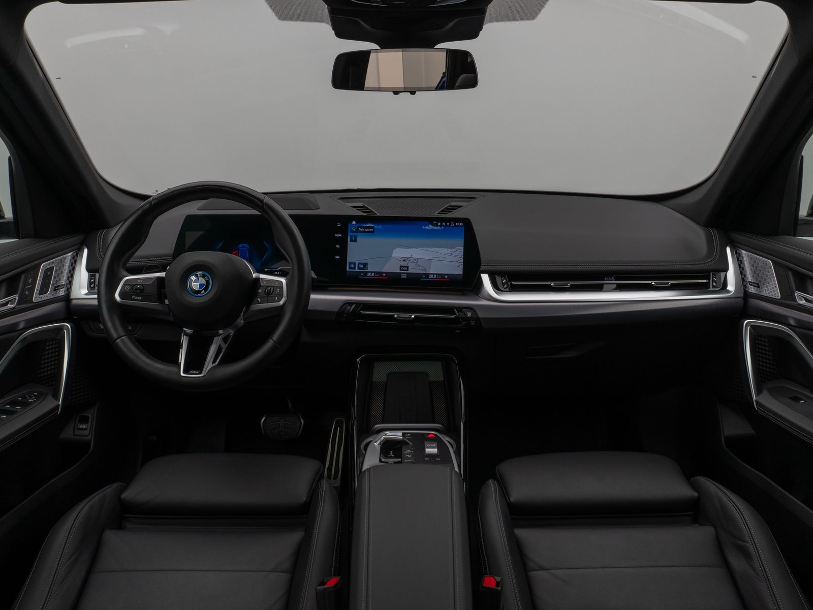Fahrzeugabbildung BMW iX1 xD30 M Sport Pro Panorama 360°HUD DAB H/K