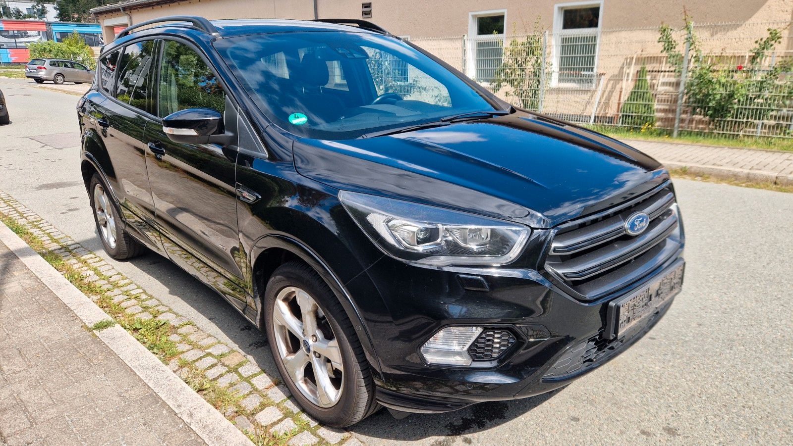 Ford Kuga - 1