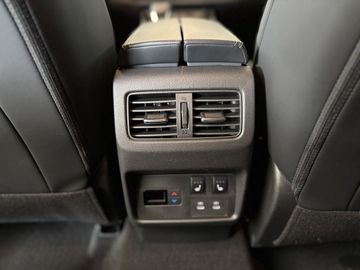 Fotografie des Nissan X-Trail 1.5 VC-T Mild-Hybrid Xtronic N-Connecta