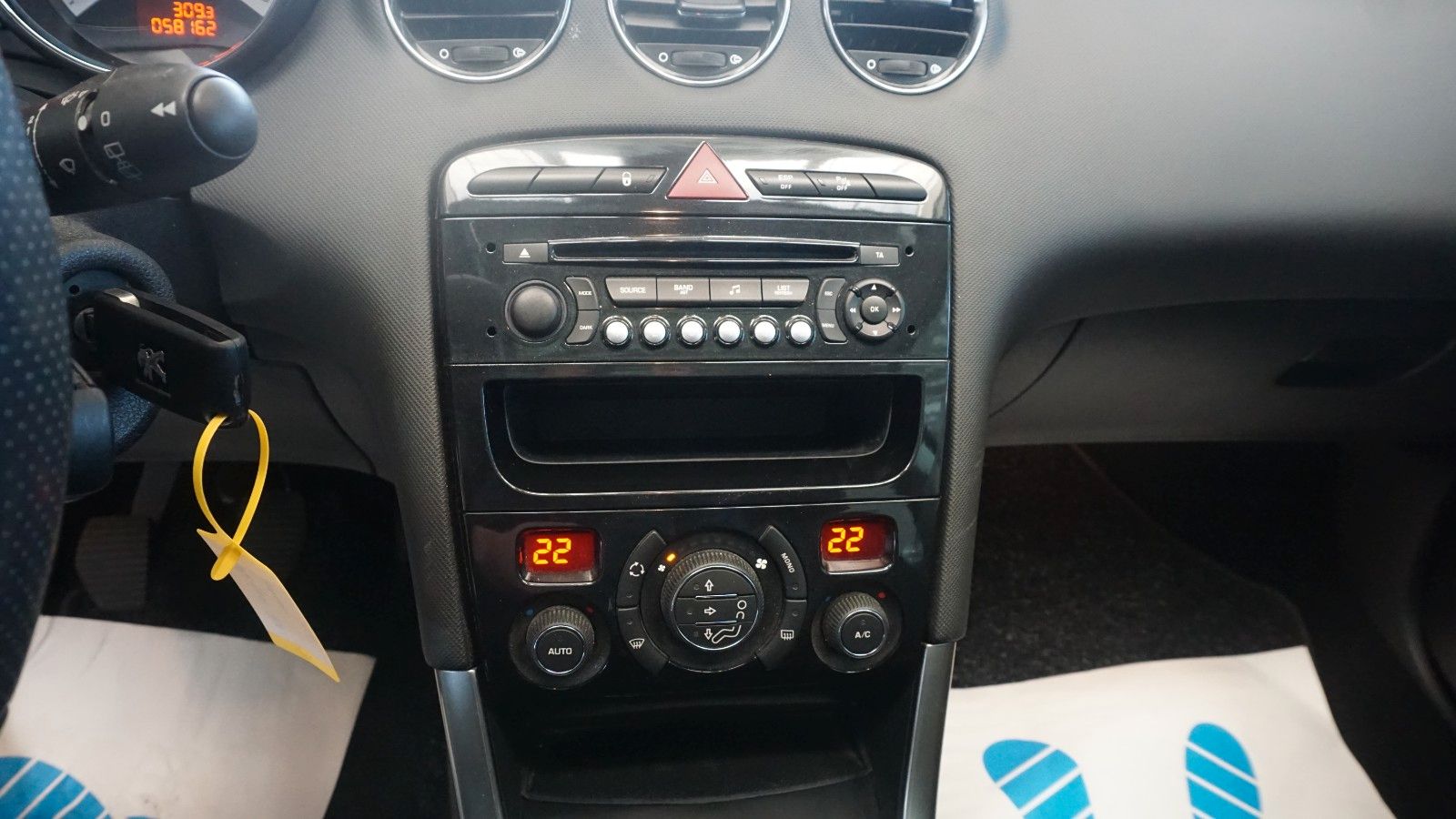 Fahrzeugabbildung Peugeot 308 Allure *1.Hand*Panoramadach*