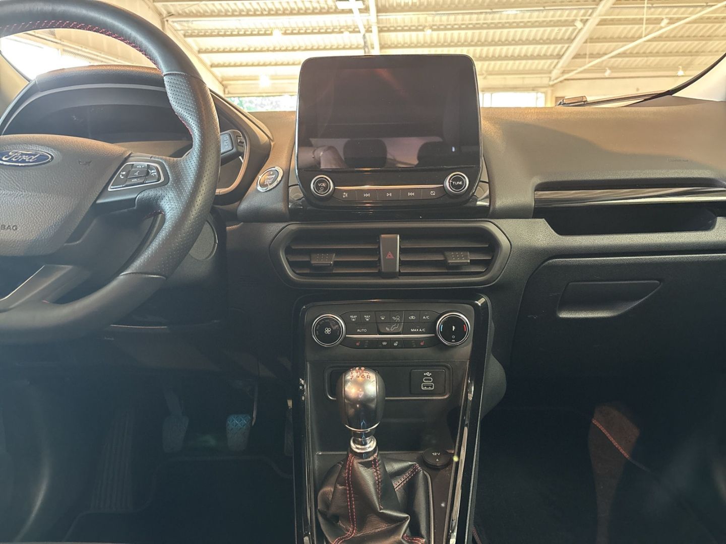 Fahrzeugabbildung Ford EcoSport ST-Line Navi Soundsystem B & O LED Appl