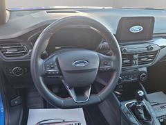 FORD Focus ST-Line X HUD Pano AHK-abnehmbar Navi Digi