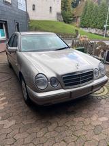 Mercedes-Benz Mercedes Benz E280 4 Matic Erst 138000 Kil... - Mercedes-Benz E 280: 4matic