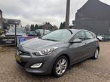 Hyundai i30 FIFA World/R-KAMERA/NAVI/ALU/SHZ/HU NEU/LHZ - Hyundai i30 in Herne