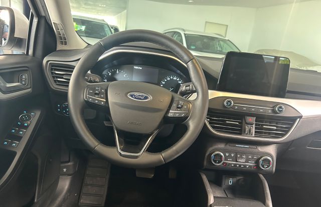 Fahrzeugabbildung Ford Focus Turnier Cool & Connect Automatik