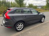 Volvo XC60 D4 AWD Momentum Geartronic Momentum - Volvo XC60 Gebrauchtwagen in Wuppertal