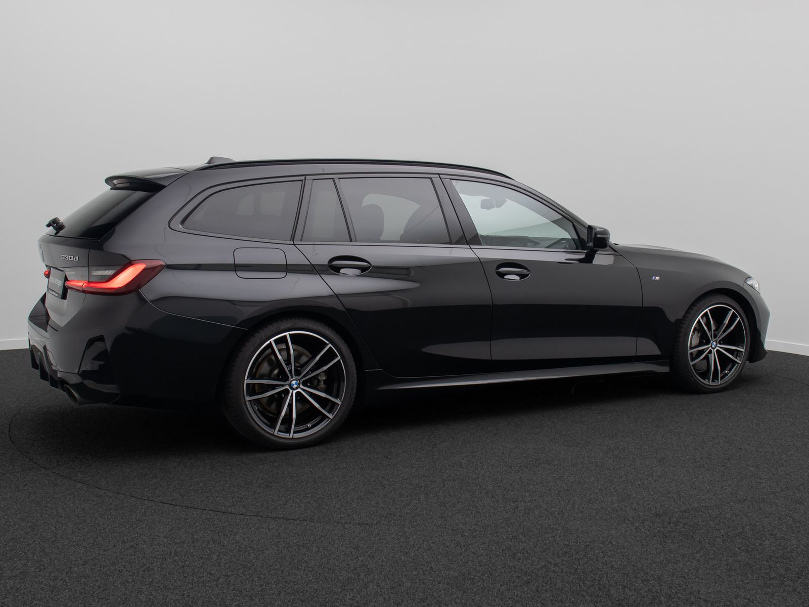 Fahrzeugabbildung BMW 330d M Sport H/K Panorama HUD DAB Alarm 19Zoll
