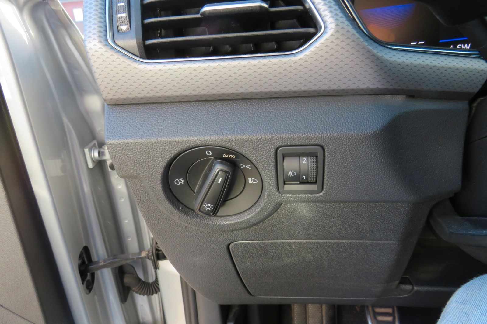 Fahrzeugabbildung Volkswagen T-Cross Active ACC NAVI APP GJ SITZH. PDC 1HD