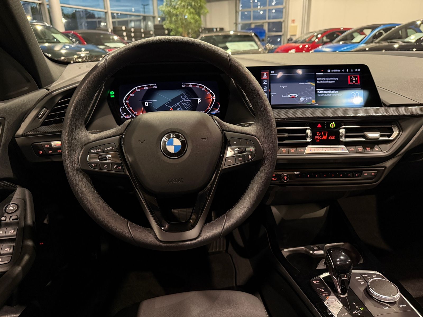 Fahrzeugabbildung BMW 120 i Advantage PANO AHK LED NAVI