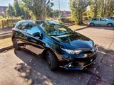 Toyota Auris Touring S. 1,2-l-Turbo Team Deutsch. S... - Toyota Auris Unfallwagen