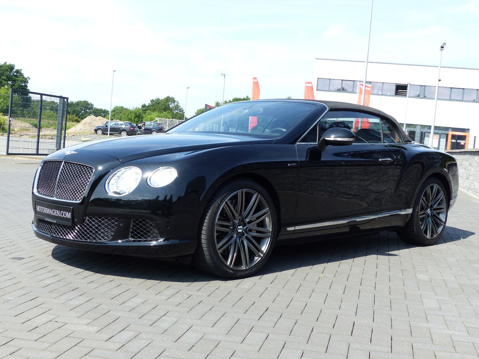 Fahrzeugabbildung Bentley Continental GTC W 12 SPEED MULLINER