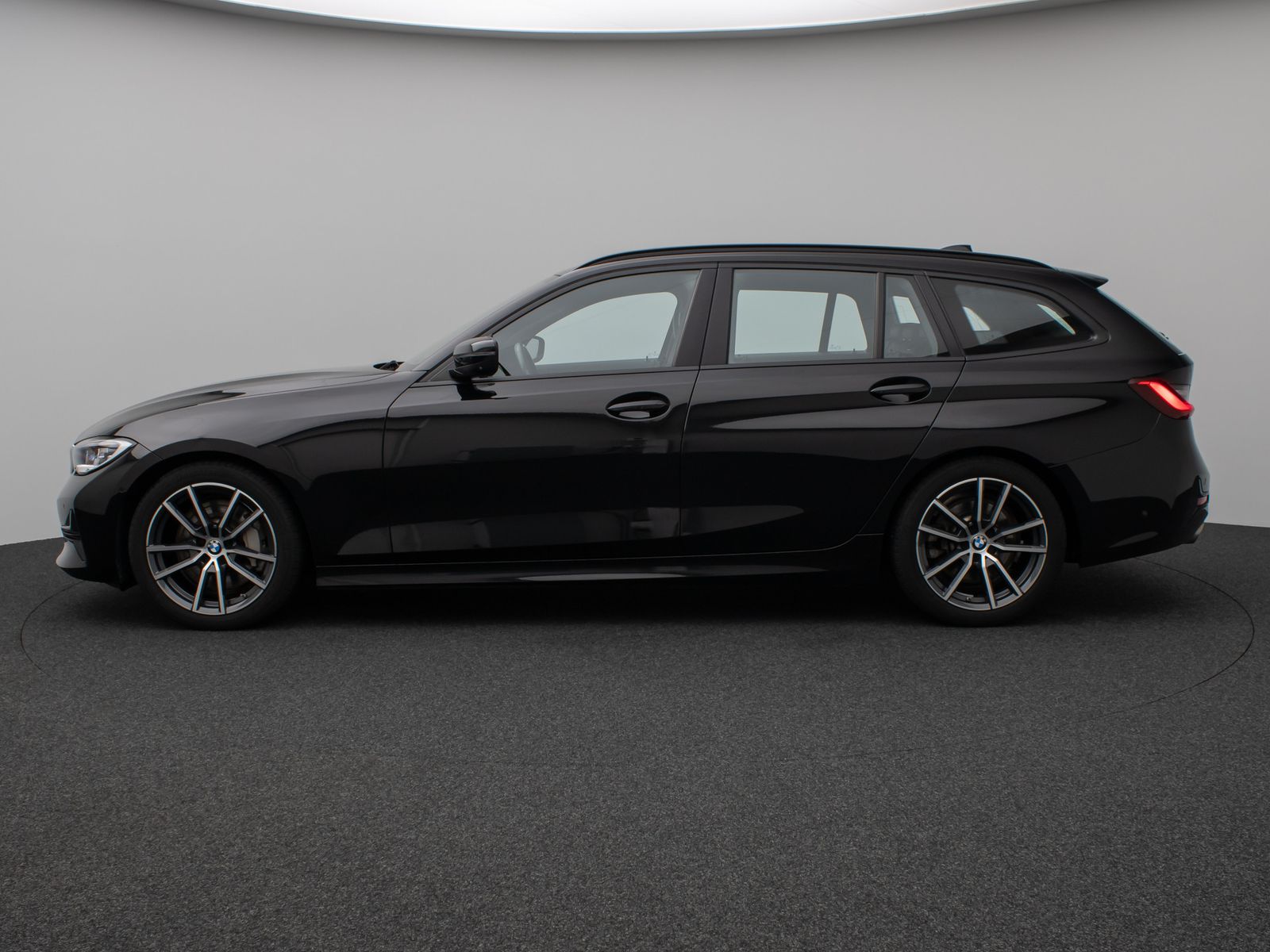 Fahrzeugabbildung BMW 330i Panorama Laser 360°HUD HiFi Komfort Sport