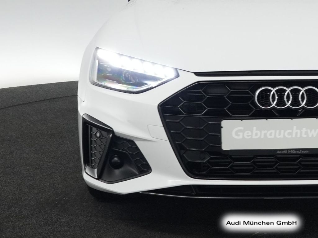 AUDI A4 2024