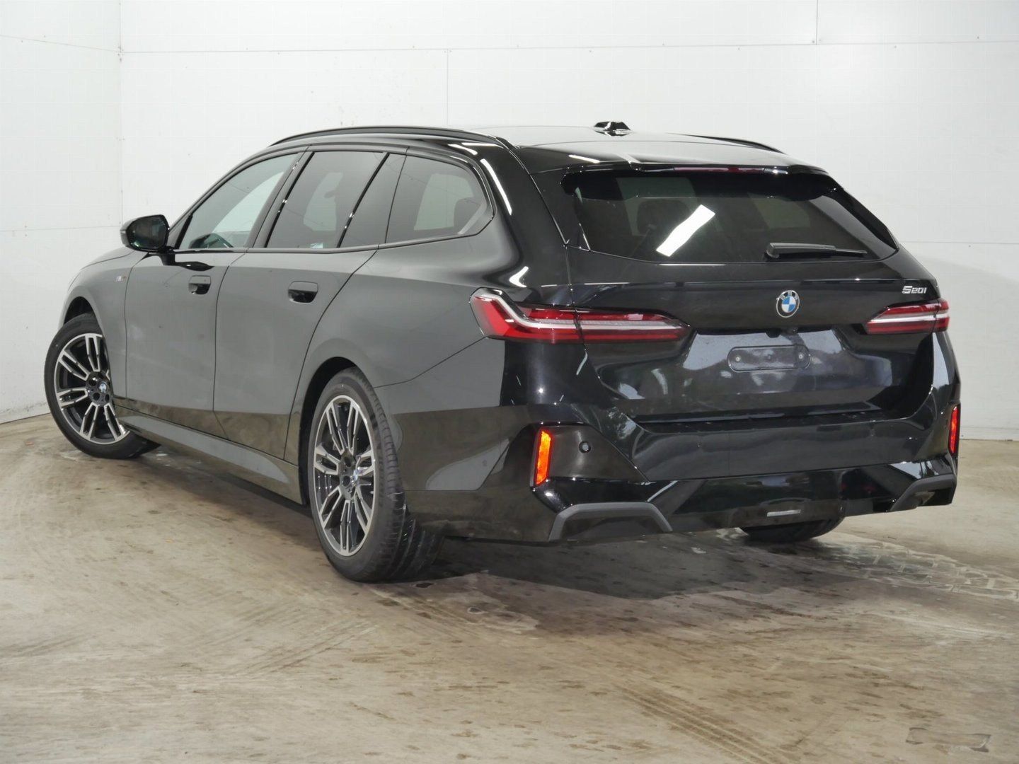 Fahrzeugeinzelansicht 7 Fahrzeugabbildung BMW 520i M Sportpaket, Panorama-Glasdach, Sitzbelüft