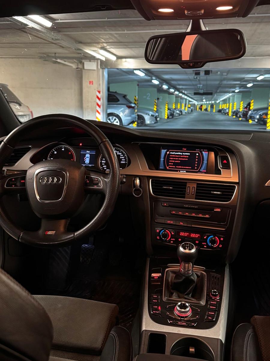 Audi A4 2009 — photo 8