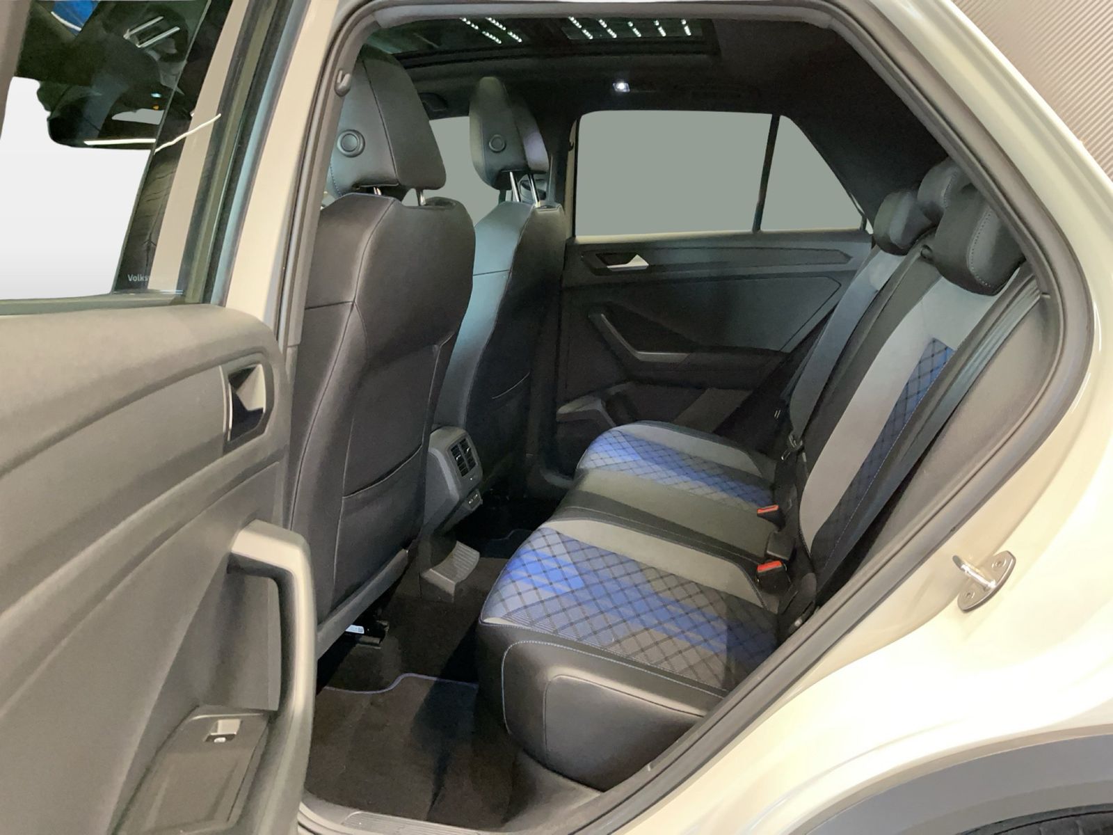 Volkswagen T-Roc - Bild 11
