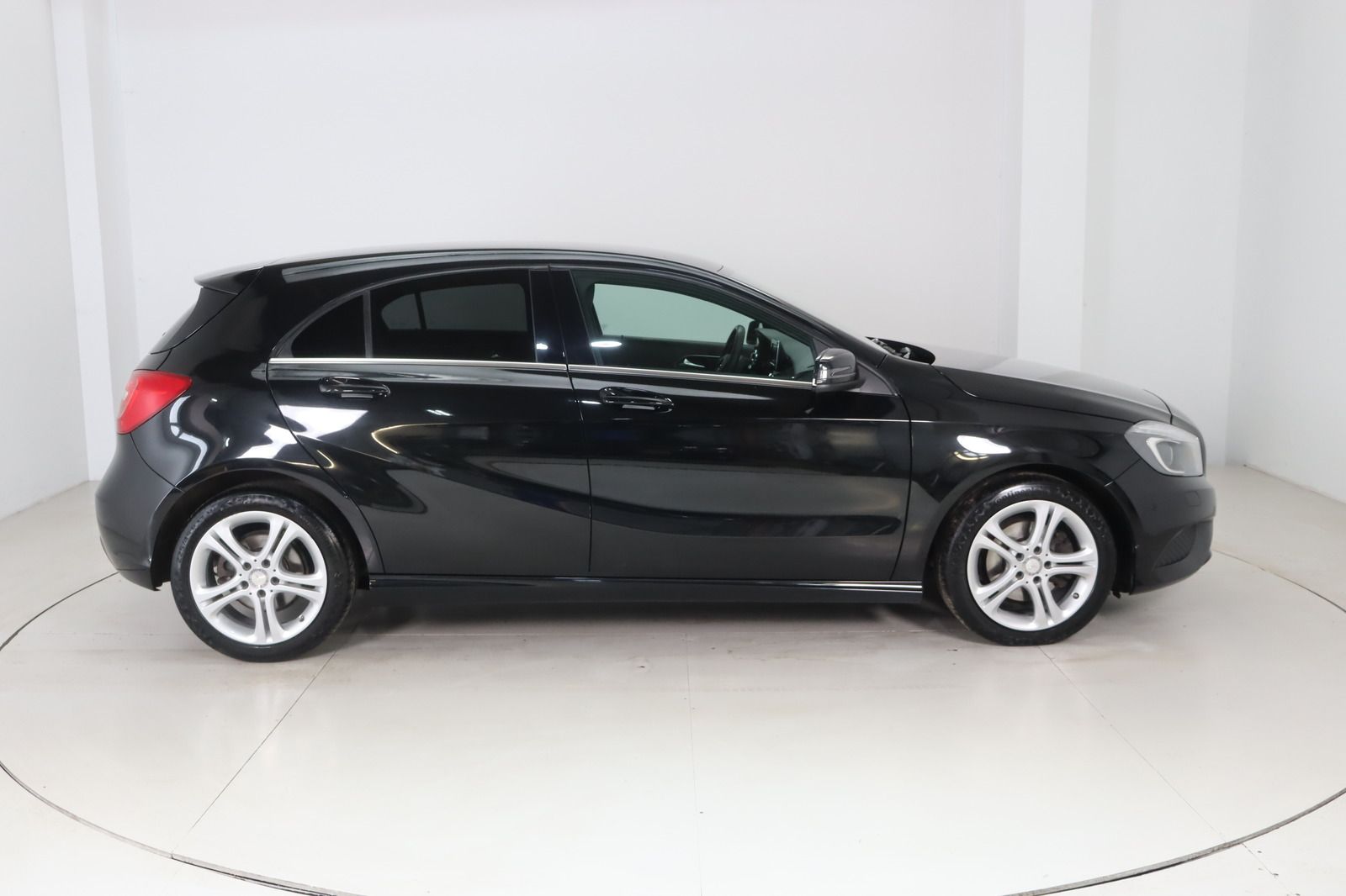 Fahrzeugabbildung Mercedes-Benz A 200 CDI * Bi-Xenon * Navi * Teilleder