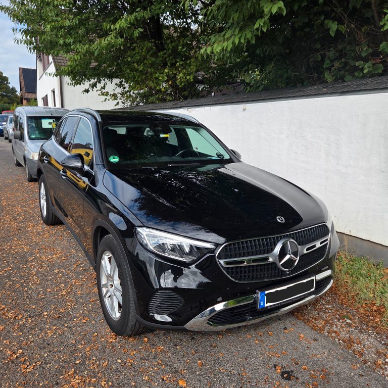Image of Mercedes-Benz GLC 220