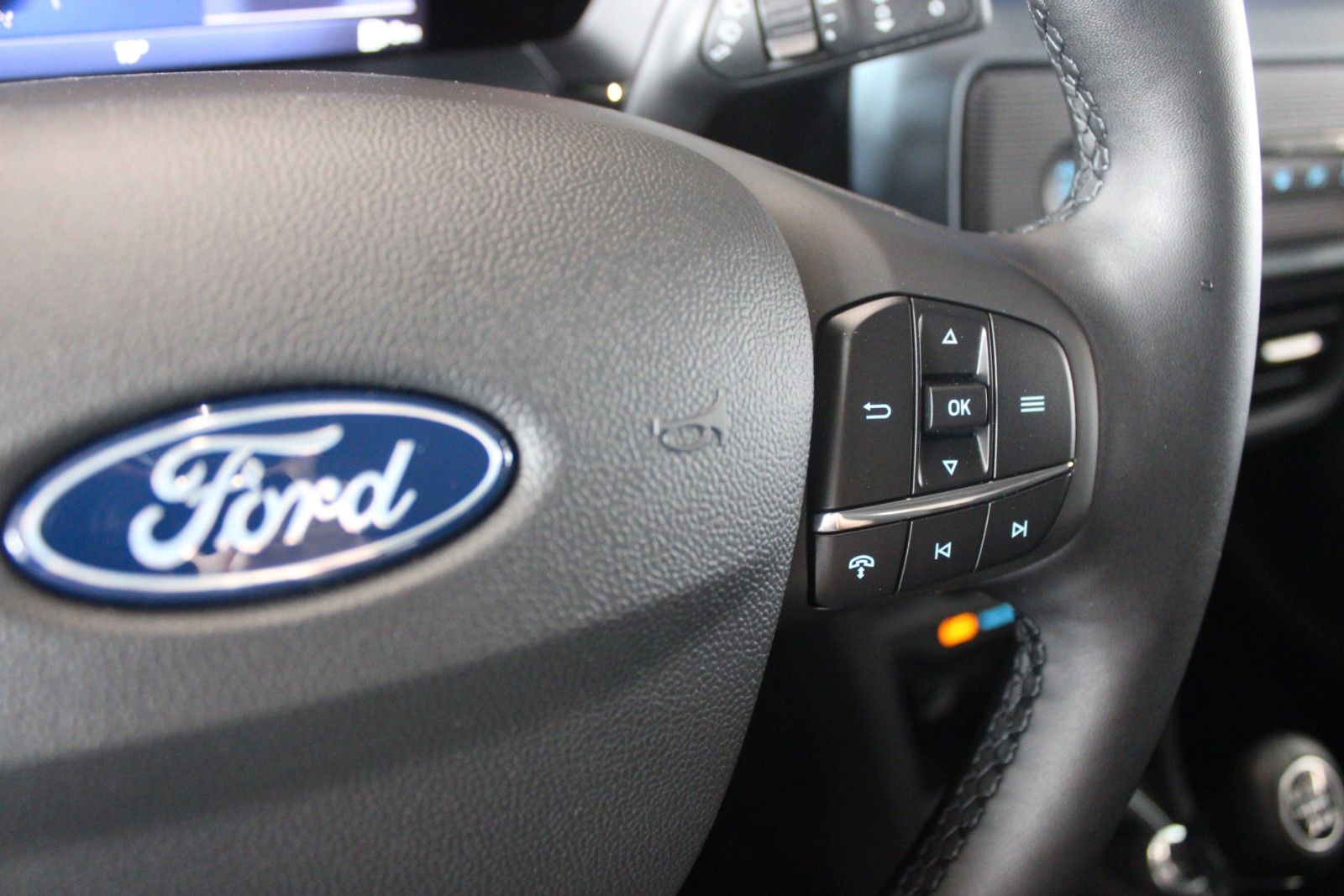 Fahrzeugabbildung Ford Tourneo Courier ACTIVE Winter + FahrerAssistPak3