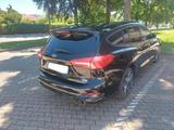 Ford Focus 2,3 EcoBoost ST Styling-Paket Turnier ... - Ford Focus: Styling