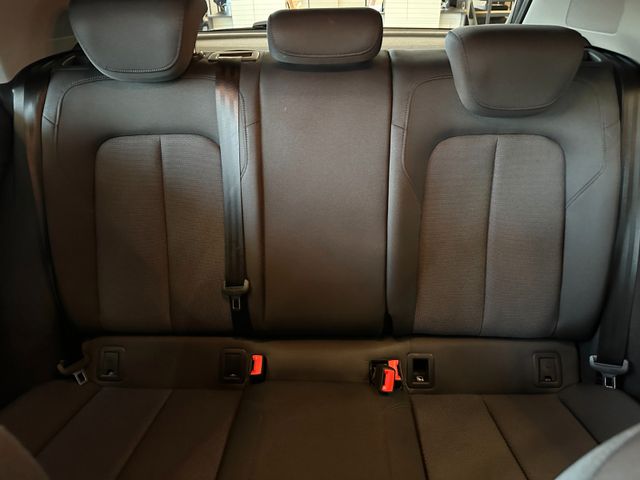 Audi Q2 30 TFSI S line *1. Hand*Klima*SHZ*Navi*BT*DAB