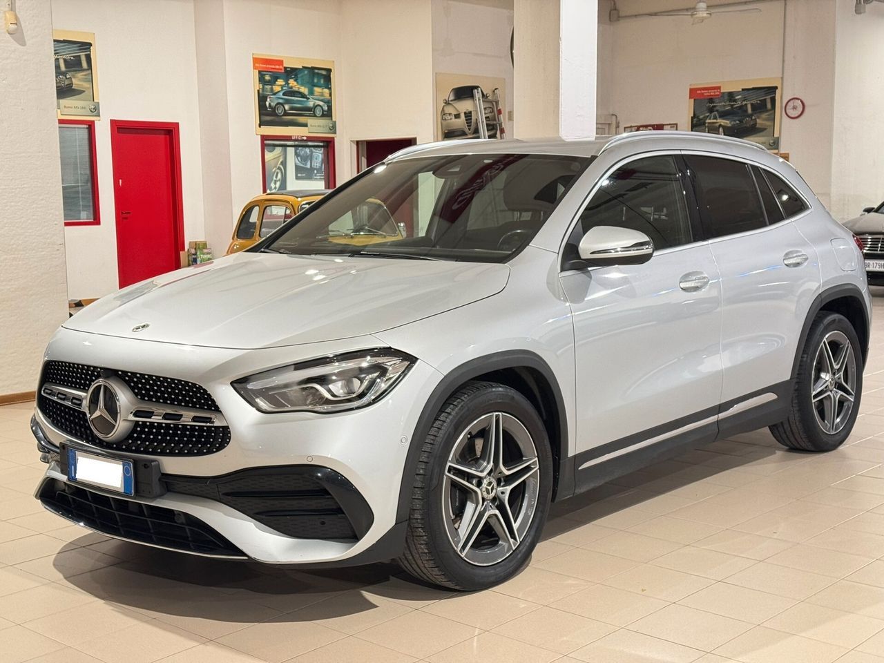 MERCEDES-BENZ GLA 200 d Automatic Premium Multicolor Carplay