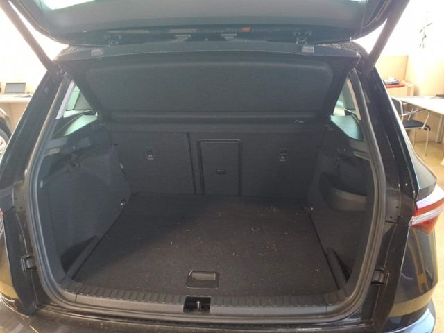 Fahrzeugabbildung SKODA Karoq 1.5 TSI DSG Selection Tour AHK PANO AREA-V