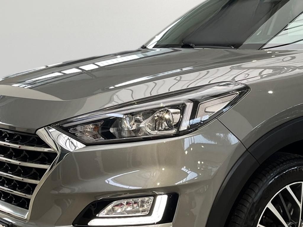 Fahrzeugabbildung Hyundai Tucson Advantage 2WD KAM LM KlimaA Navi PDC AUT