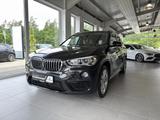 BMW X1 xDrive 20i xLine AHK*LED*RFK*LEDER*TEMPO - BMW X1 mit Benzin-Antrieb: Schwarz, Ambiente-Beleuchtung