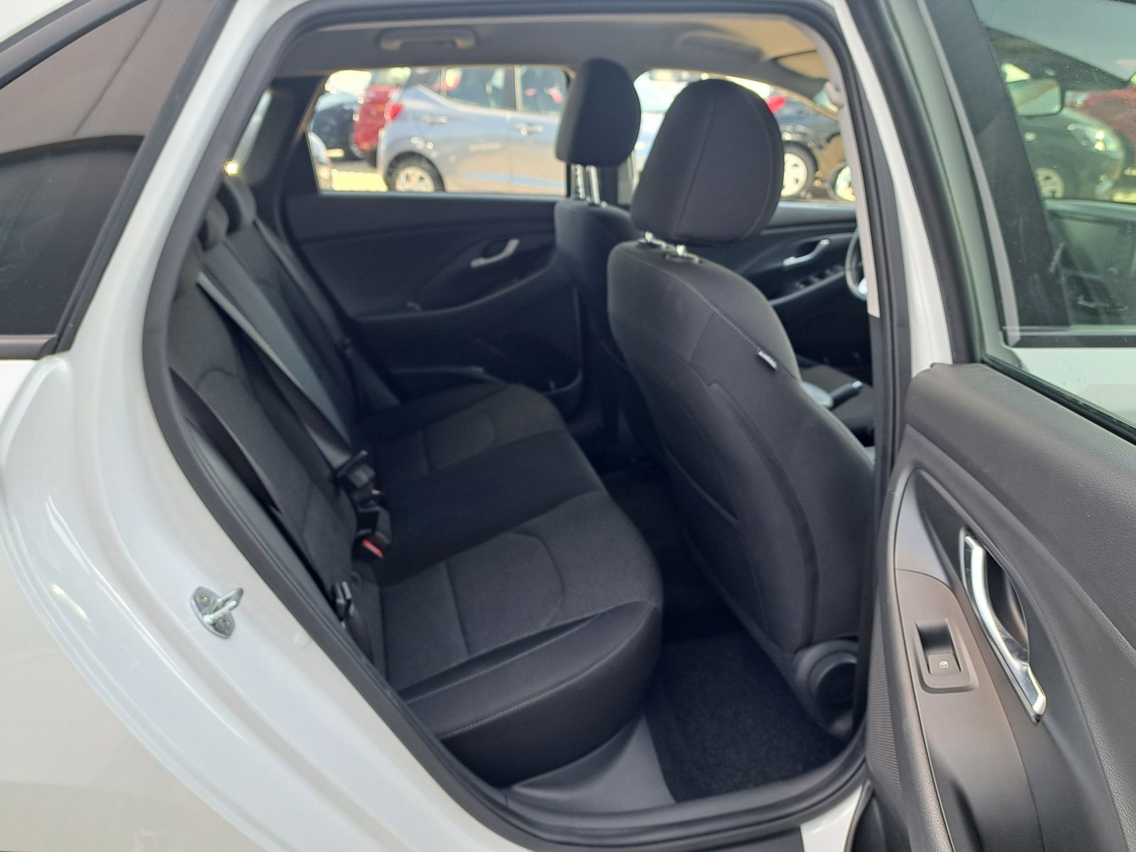 Fahrzeugabbildung Hyundai i30 Intro Edition 159PS WINTERPAKET KAMERA