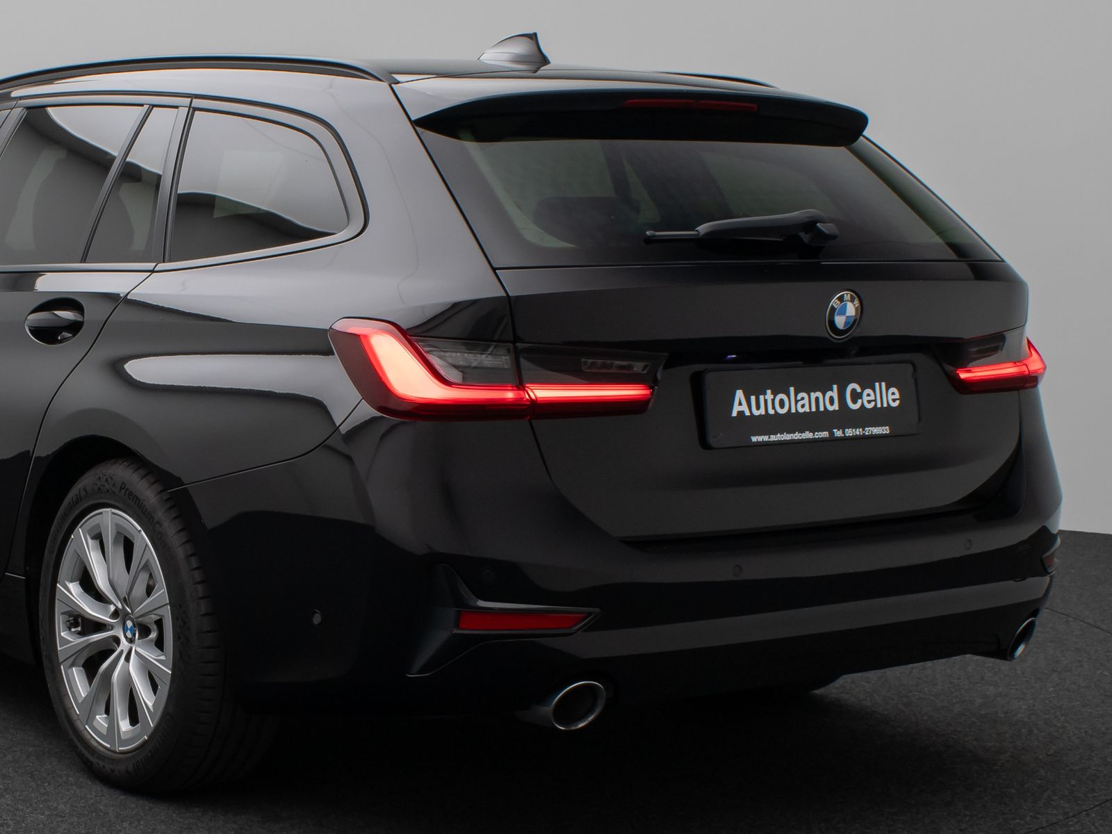 Fahrzeugabbildung BMW 330d Panorama Kamera H/K DAB Komfort Alarm LED