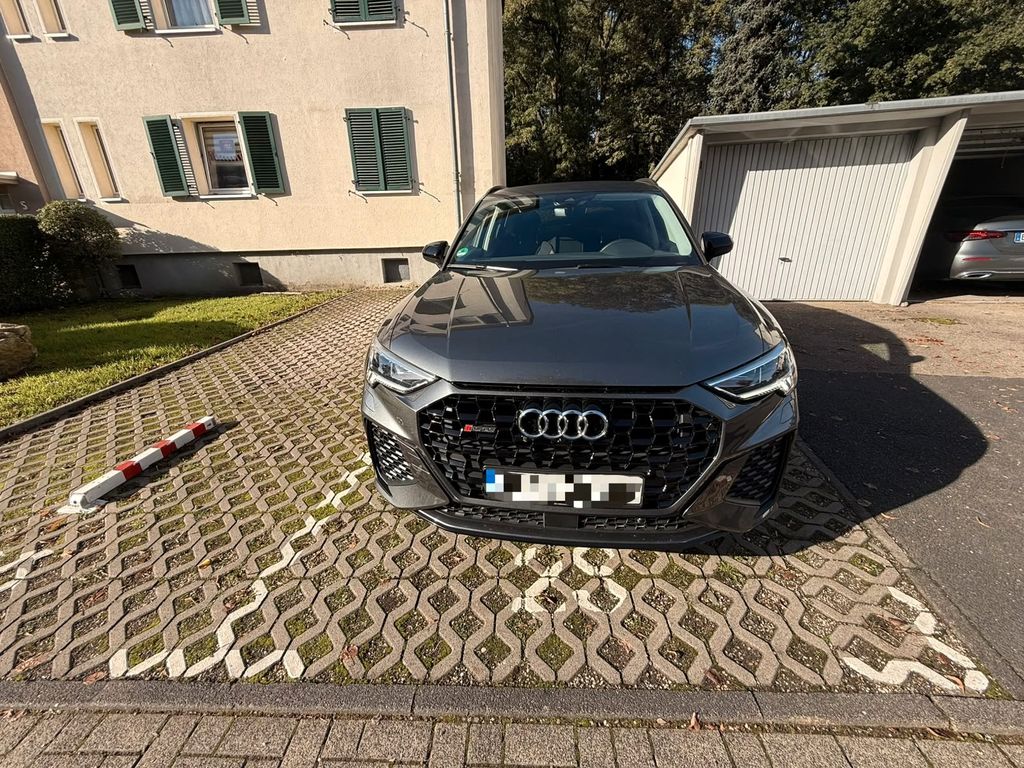 Image of Audi RSQ3