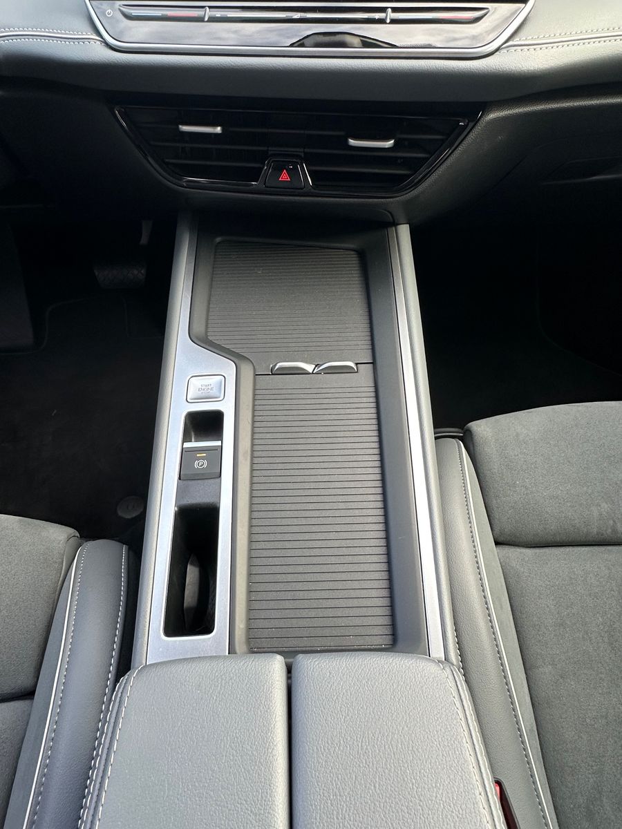 Fahrzeugabbildung Volkswagen Passat Variant 2.0 TDI DSG Business NAV+LED+AHK
