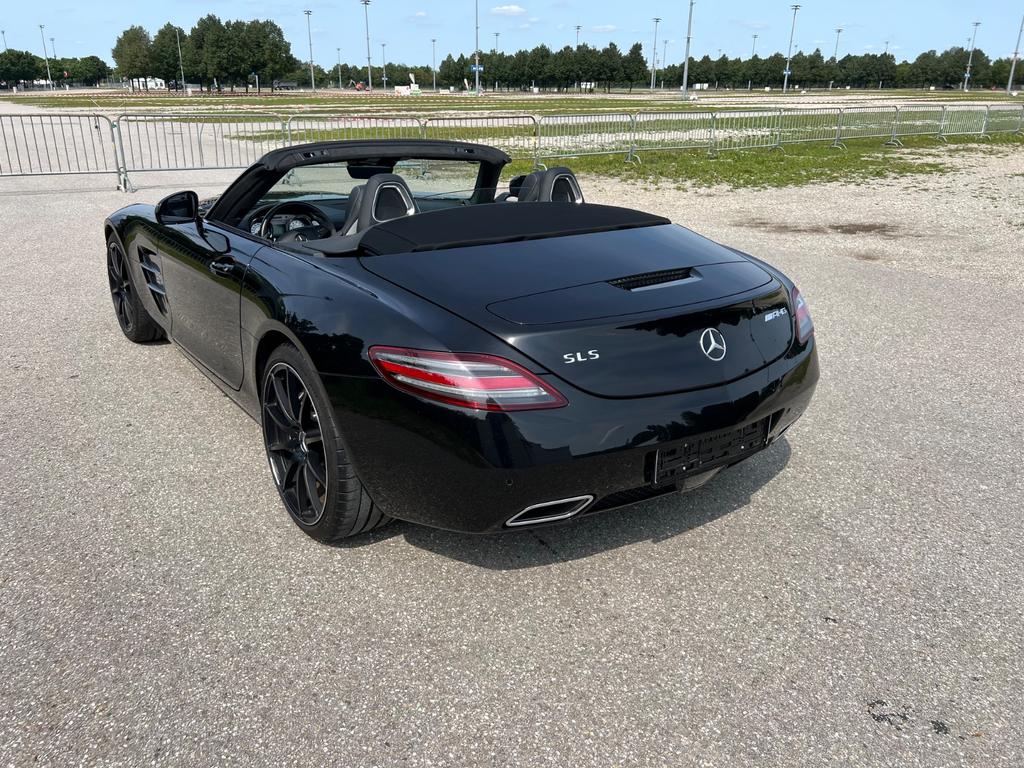 Mercedes-Benz SLS AMG