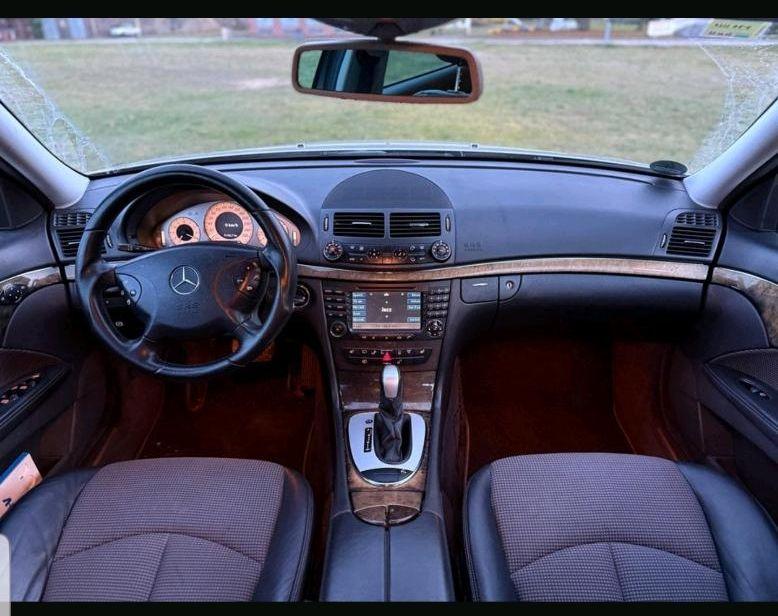 Mercedes-Benz E320 2004 — photo 14