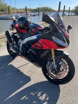 Aprilia RSV4 Factory - APRILIA FACTORY