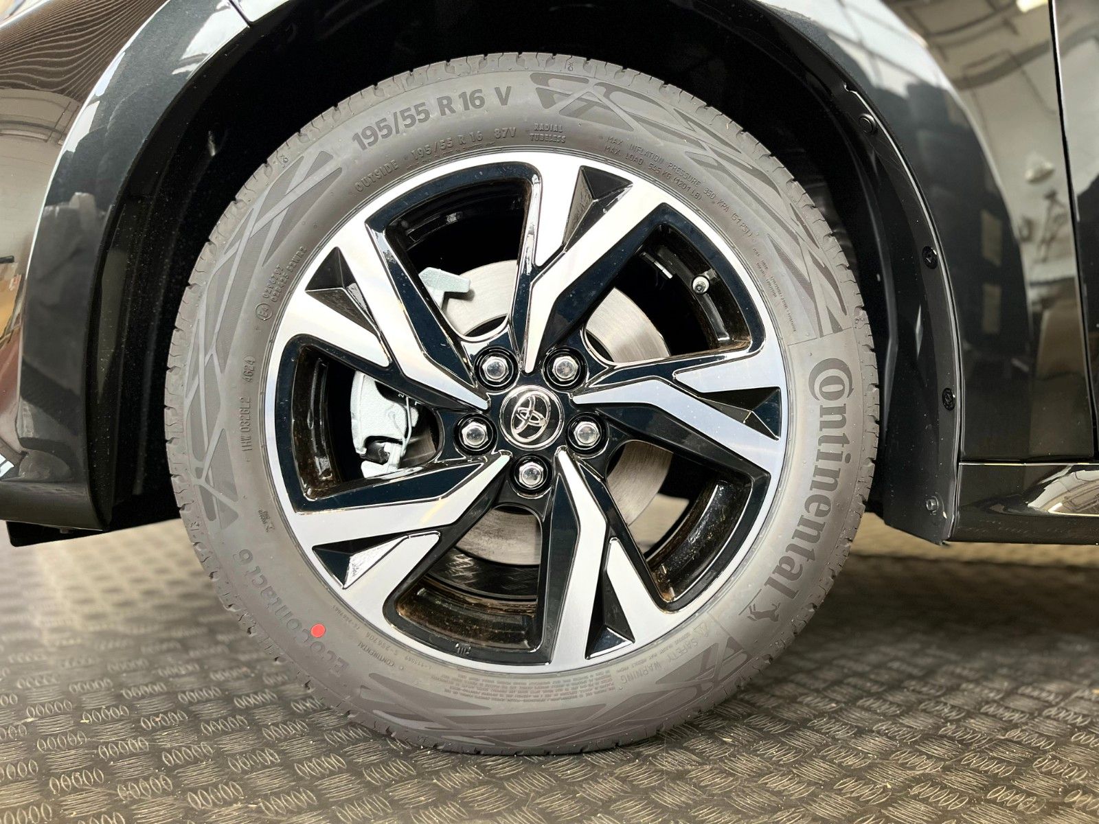 Fahrzeugabbildung Toyota Yaris Hybrid Teamplayer inkl. Comfort-Paket