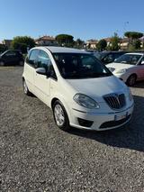 Lancia MUSA 1.4 Platino Ecochic GPL - weiße Lancia MUSA