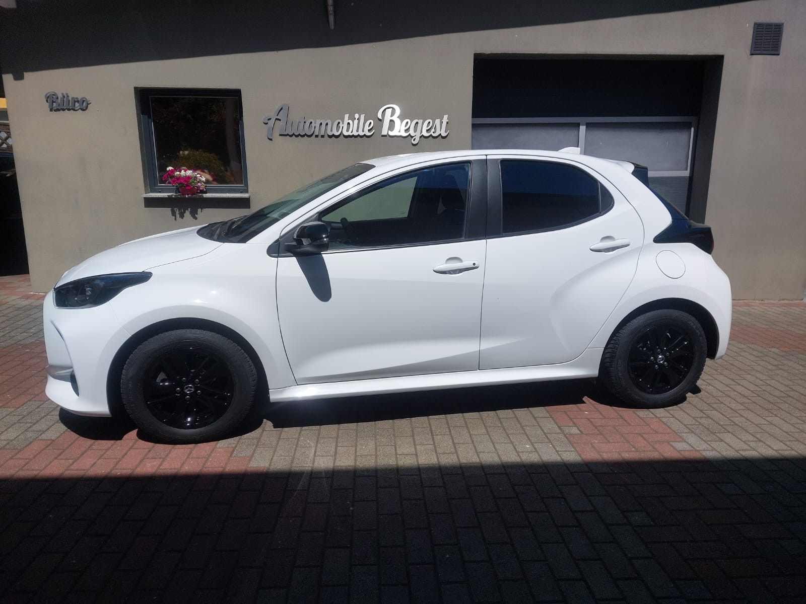Mazda 2 1.5 HYBRID+116PS+AUTOMATIK+KAMERA+NEUWERTIG! imagem 2