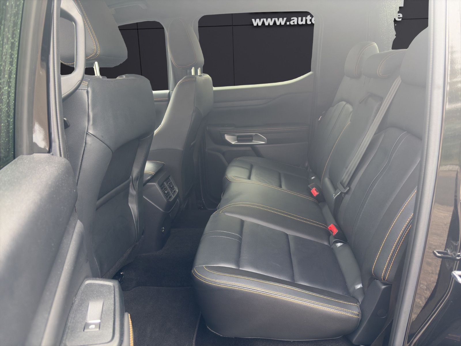 Fahrzeugabbildung Ford Ranger Wildtrak e-4WD Doppelkabine/Winterpaket
