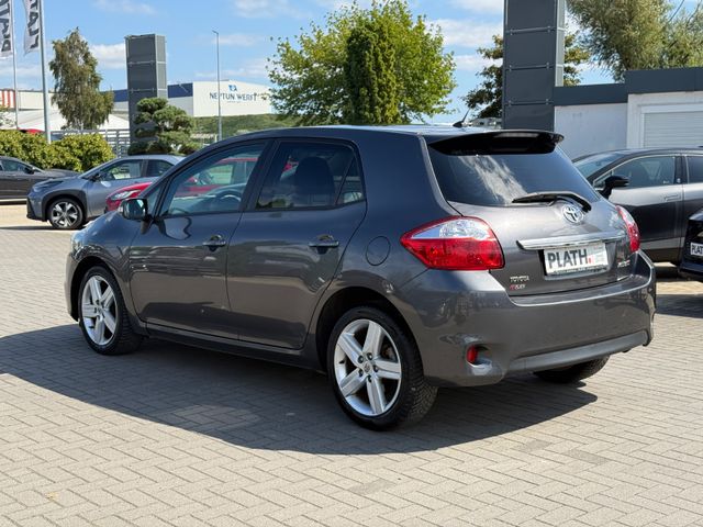 Toyota Auris Club