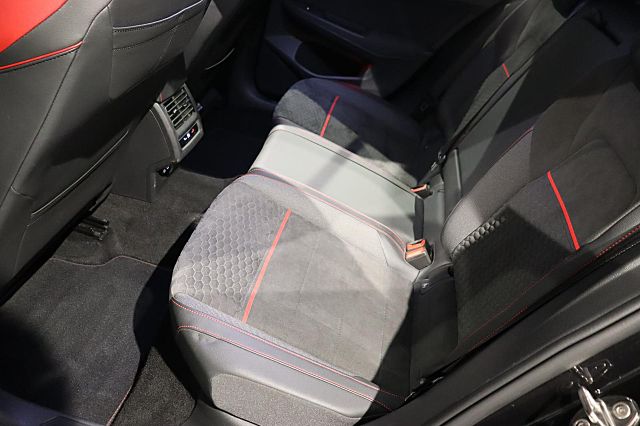 Golf GTI 8 VIII Clubsport 2.0l 300PS DSG LED KAM
