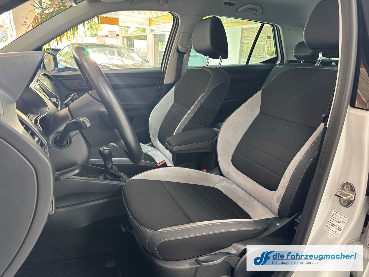 Fahrzeugabbildung SKODA Fabia Joy 1.0 MPI Sperrdiff. Klimaautom DAB SHZ
