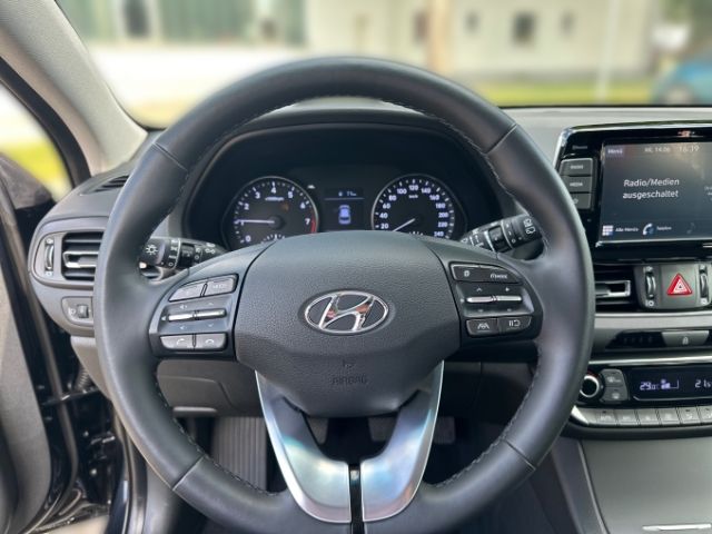 Fahrzeugabbildung Hyundai i30 1.0 T-GDi  Apple CarPlay+Kamera+SHZ+PDC+UVM+