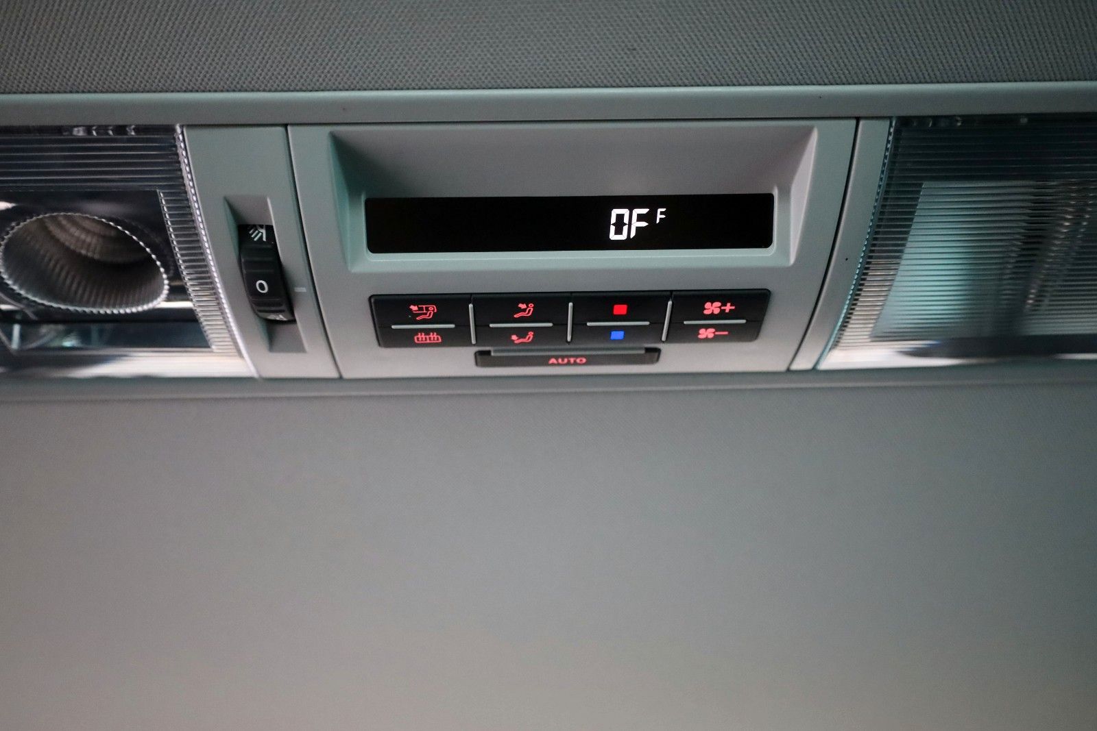 Fahrzeugabbildung Volkswagen T6 Multivan Comfortline Navi,SH,PDC,Kamera,AHK