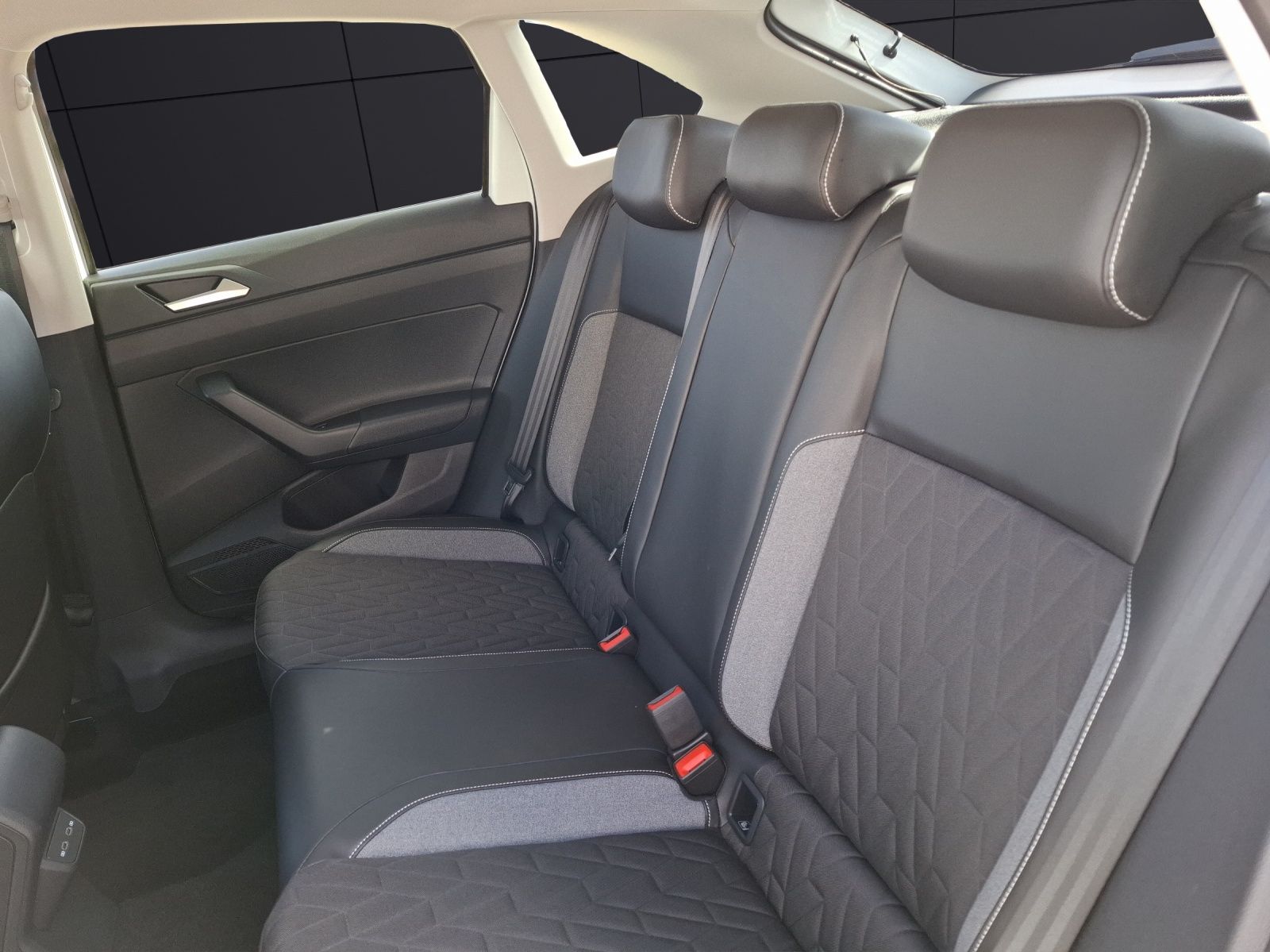Fahrzeugabbildung Volkswagen Taigo TSI Goal DSG Matrix Navi AID ACC RFK SH LM